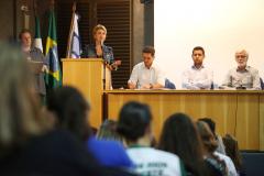 Secretária da Família e Desenvolvimento Social, Fernanda Richa, participa do Seminário de Valorização da Pessoa Idosa, em Cascavel.Foto: Rogério Machado/SECS