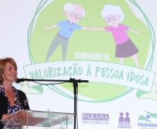 Secretária de Família e Desenvolvimento Social, Fernanda Richa, participa do seminário sobre o protagonismo e valorização a pessoa idosa, em celebração ao Dia Internacional do Idoso - Foto: Rogério Machado/SECS
