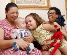 Convivência com netos fortalece vínculos e faz bem à saúde - Foto: Aliocha Maurício/SEDS