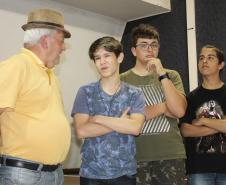 Centro da Juventude promove troca de experiências entre adolescentes e pessoas idosas - Foto: Aliocha Maurício/SEDS